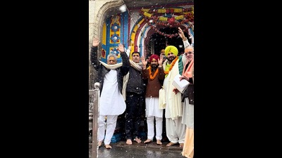 Punjab CM Charanjit Singh Channi and state Congress president Navjot Singh Sidhu at the Kedarnath temple in Rudraprayag on Tuesday. (ANI) Punjab CM Charanjit Singh Channi and state Congress president Navjot Singh Sidhu at the Kedarnath temple in Rudraprayag on Tuesday. (ANI)