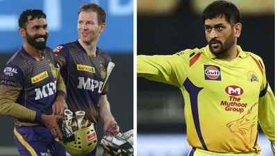 Dinesh Karthik, Eoin Morgan, MS Dhoni Dinesh Karthik, Eoin Morgan, MS Dhoni