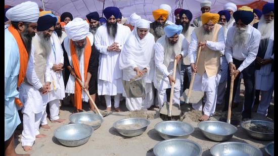 SGPC marks anniversary of 1984 anti-Sikh riots at Golden Temple ...