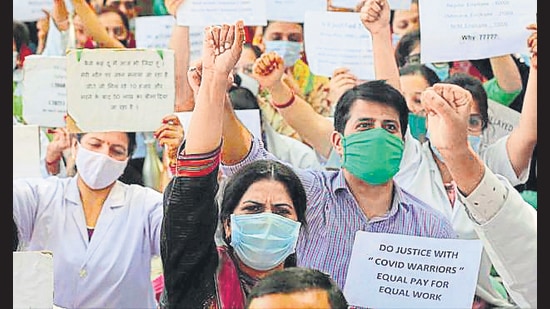 The Chandigarh health department withheld its decision of giving salaries to NHM staff as per the DC rate on Tuesday. (HT File Photo)