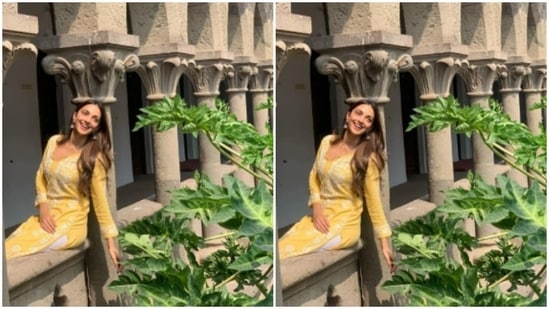Sitting on a balcony, Kiara smiled for the camera while basking in the sun.(Instagram/@kiaraaliaadvani)