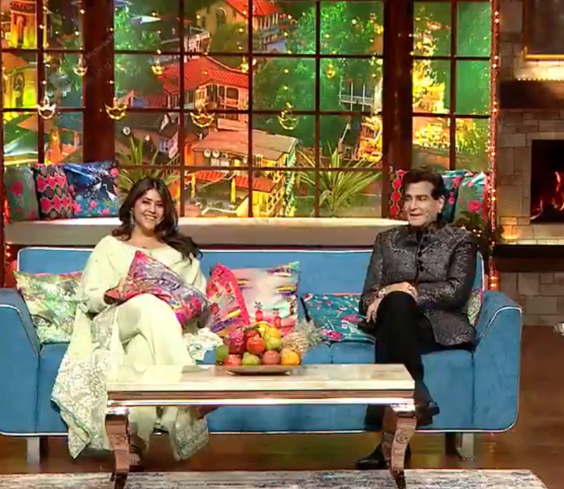 Jeetendra and Ekta Kapoor on The Kapil Sharma Show.&nbsp;