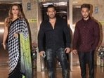 Iulia Vantur, Salman Khan, Aayush Sharma, Pulkit Samrat and Kriti Kharbanda at Ramesh Taurani's Diwali bash. (Varinder Chawla) Iulia Vantur, Salman Khan, Aayush Sharma, Pulkit Samrat and Kriti Kharbanda at Ramesh Taurani's Diwali bash. (Varinder Chawla)