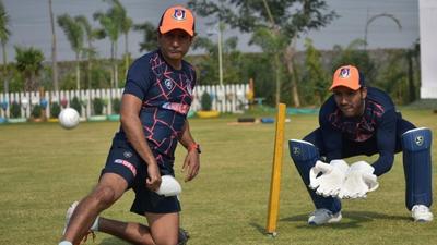 Uttar Pradesh coach Vijay Dahiya in action during a training session in Gurugram ahead of the team’s first match in the Syed Mushtaq Ali Twenty20 Trophy. (PICTURE COURTESY UPCA) Uttar Pradesh coach Vijay Dahiya in action during a training session in Gurugram ahead of the team’s first match in the Syed Mushtaq Ali Twenty20 Trophy. (PICTURE COURTESY UPCA)