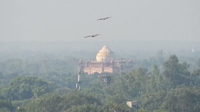 Centre-run SAFAR showed that the overall Air Quality Index of Delhi reached the ‘very poor’ category on Wednesday.&nbsp; (Representational photo)