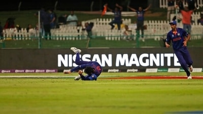 India's Ravindra Jadeja, left, takes the catch of Afghanistan's Karim Janat, a decision that was reversed by the third umpire during the Cricket Twenty20 World Cup match between India and Afghanistan in Abu Dhabi, UAE, Wednesday, Nov. 3, 2021. (AP Photo/Aijaz Rahi) (AP) India's Ravindra Jadeja, left, takes the catch of Afghanistan's Karim Janat, a decision that was reversed by the third umpire during the Cricket Twenty20 World Cup match between India and Afghanistan in Abu Dhabi, UAE, Wednesday, Nov. 3, 2021. (AP Photo/Aijaz Rahi) (AP)