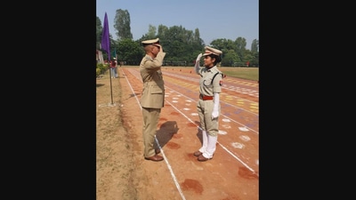 The image shows the daughter saluting her father. (Instagram/@itbp_official)