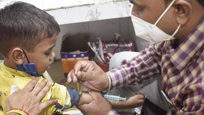 A health worker takes a sample for dengue test at MMG Hospital in Ghaziabad. The health ministry has sent teams to nine states and union territories where dengue cases are rising. (Sakib Ali /Hindustan Times) A health worker takes a sample for dengue test at MMG Hospital in Ghaziabad. The health ministry has sent teams to nine states and union territories where dengue cases are rising. (Sakib Ali /Hindustan Times)