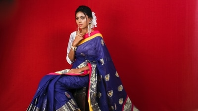 "Wear kajal, it looks beautiful. Bindi, bangles, mehendi...these basic Indian things can enhance your beauty effortlessly. Even parandis are back in fashion. As for outfits, you can also take your mom or grandmother's sarees and refashion them," Piya Arora, a professional makeup artist told news agency ANI. (Unsplash) "Wear kajal, it looks beautiful. Bindi, bangles, mehendi...these basic Indian things can enhance your beauty effortlessly. Even parandis are back in fashion. As for outfits, you can also take your mom or grandmother's sarees and refashion them," Piya Arora, a professional makeup artist told news agency ANI. (Unsplash)