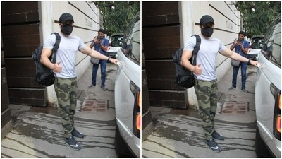 All masked up, Emraam posed for the cameras. (HT Photos/Varinder Chawla)