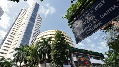 L&amp;T, Asian Paints, UltraTech Cement, SBI and Bajaj Finance were among the gainers. (MINT_PRINT)