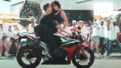 Akshay Kumar and Katrina Kaif in a still from the Najaa song from Sooryavanshi. Akshay Kumar and Katrina Kaif in a still from the Najaa song from Sooryavanshi. 