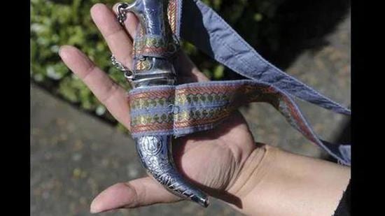 The Sikh community of the province has been pushing for legislation to be allowed permission to carry the kirpan when they visit government offices, enter the court or police station, and during air travel.