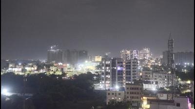 A view of smoggy skyline in Kharadi area of Pune as city celebrates Diwali, on November 4, 2021. Pune lights up for Diwali as air quality index forecast to be very poor on Nov 5. (SHANKER NARAYAN/HT) A view of smoggy skyline in Kharadi area of Pune as city celebrates Diwali, on November 4, 2021. Pune lights up for Diwali as air quality index forecast to be very poor on Nov 5. (SHANKER NARAYAN/HT)