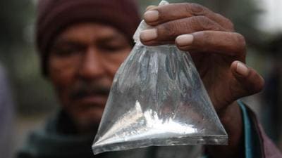 A representational image. Ten people died in Bihar’s West Champaran and Gopalganj districts after consuming spurious liquor, officials said on Thursday. (HT photo/ File) A representational image. Ten people died in Bihar’s West Champaran and Gopalganj districts after consuming spurious liquor, officials said on Thursday. (HT photo/ File)