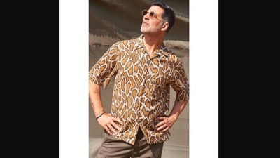 The image shows Akshay Kumar in ‘side wala swag’ pose. (Instagram/@akshaykumar)