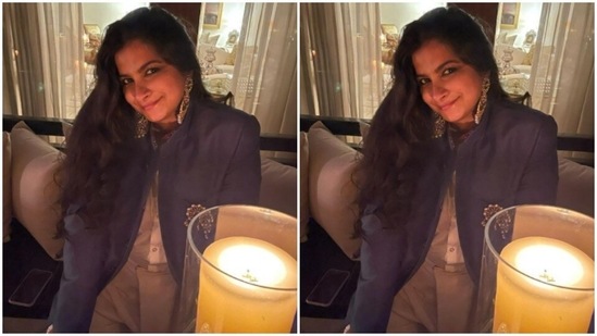 In just eyeliner, kohl and a nude shade of lipstick, Rhea smiled for the camera.(Instagram/@rheakapoor)