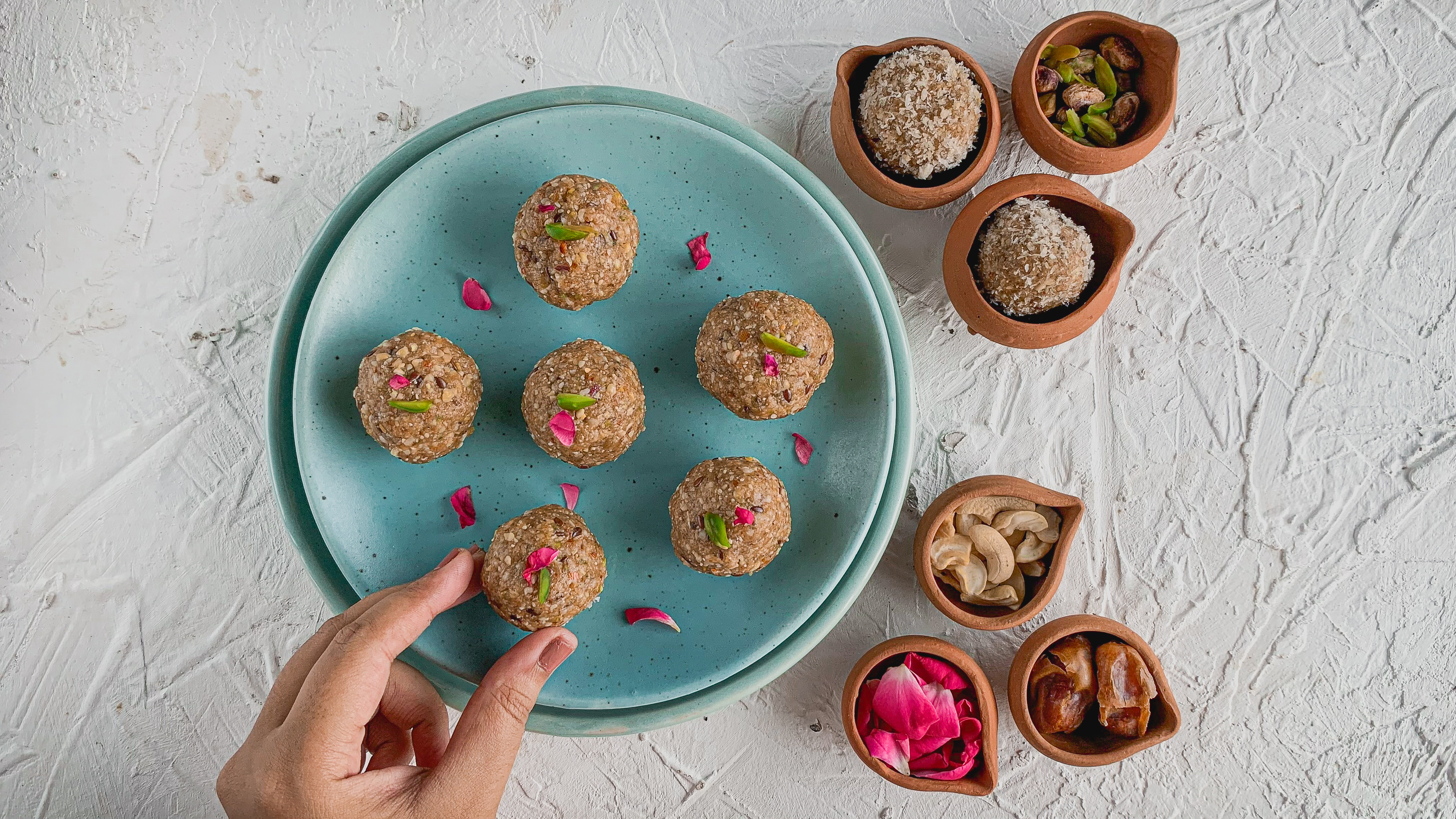 Dry Fruit - Protein rich Laddoo(Nidhi Shah, Dietician and Nutritionist at OZiva)