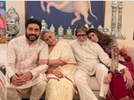 Navya Naveli Nanda, Abhishek Bachchan, Amitabh Bachchan, Jaya Bachchan and Shweta Bachchan pose for Diwali picture.