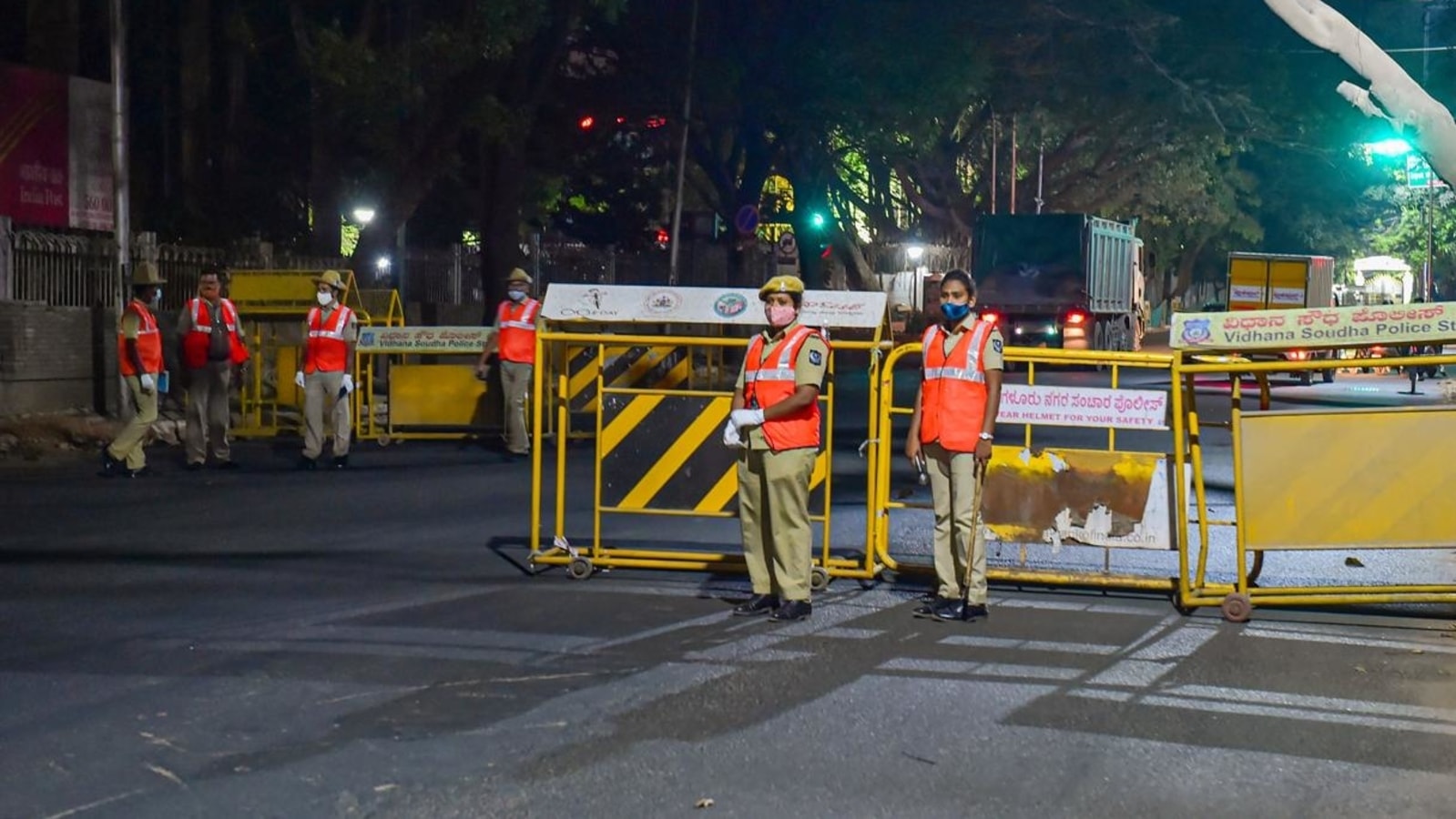 Karnataka withdraws night curfew imposed due to Covid-19 | Bengaluru -  Hindustan Times