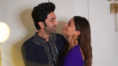 Alia Bhatt shared a picture from her Diwali celebrations with Ranbir Kapoor. Alia Bhatt shared a picture from her Diwali celebrations with Ranbir Kapoor.