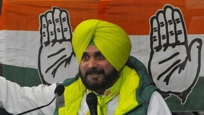 Punjab Congress chief Navjot Singh Sidhu addressing a press conference in Chandigarh. (Keshav Singh/HT Photo) Punjab Congress chief Navjot Singh Sidhu addressing a press conference in Chandigarh. (Keshav Singh/HT Photo)