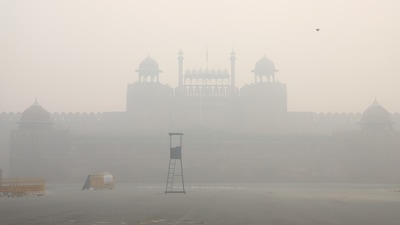The level of PM 2.5 rose to record levels in the last 24 hours, due to a combination of stubble burning and bursting of firecrackers.. (ANI Photo/ Amit Sharma) (Amit Sharma) The level of PM 2.5 rose to record levels in the last 24 hours, due to a combination of stubble burning and bursting of firecrackers.. (ANI Photo/ Amit Sharma) (Amit Sharma)