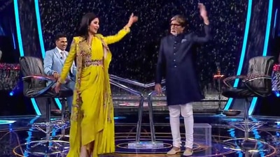 Katrina Kaif teaches Amitabh Bachchan the steps of Tip Tip Barsa Paani on KBC 13. Katrina Kaif teaches Amitabh Bachchan the steps of Tip Tip Barsa Paani on KBC 13.