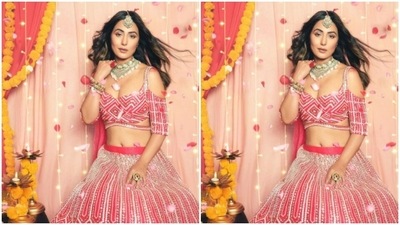Styled by hairstylist Drishya, Hina left her long coloured tresses open in wavy curls. (Instagram/@realhinakhan) Styled by hairstylist Drishya, Hina left her long coloured tresses open in wavy curls. (Instagram/@realhinakhan)