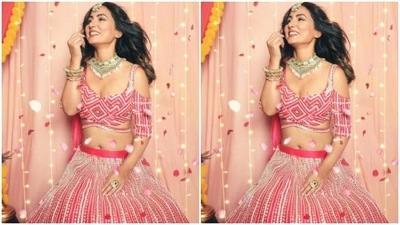 Assisted by makeup artist Sachin Salvi, Hina chose to go minimal to complement the attire. In pink eyeshadow, drawn eyebrows, mascara-laden eyelashes, a shade of nude lipstick and contoured cheeks, Hina was ready for Diwali. (Instagram/@realhinakhan) Assisted by makeup artist Sachin Salvi, Hina chose to go minimal to complement the attire. In pink eyeshadow, drawn eyebrows, mascara-laden eyelashes, a shade of nude lipstick and contoured cheeks, Hina was ready for Diwali. (Instagram/@realhinakhan)