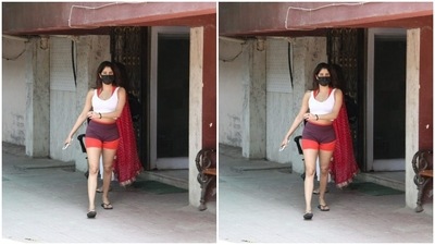 Janhvi sported a white cropped tank top. (HT Photos/Varinder Chawla) Janhvi sported a white cropped tank top. (HT Photos/Varinder Chawla)