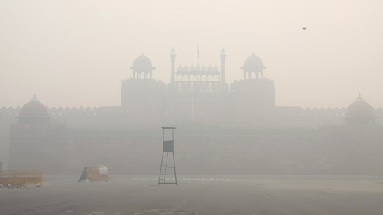 The level of PM 2.5 rose to record levels in the last 24 hours, due to a combination of stubble burning and bursting of firecrackers.. (ANI Photo/ Amit Sharma)(Amit Sharma)