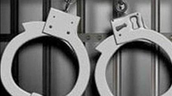 A man posing as a RAW officer reportedly duped Maloya resident of ₹11.50 lakh. She said she came in contact with the accused through social media. (HT Photo/ Representational image)