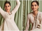 Sonam Kapoor in beauteous anarkali set makes Anand Ahuja's world spin, pics inside Sonam Kapoor in beauteous anarkali set makes Anand Ahuja's world spin, pics inside