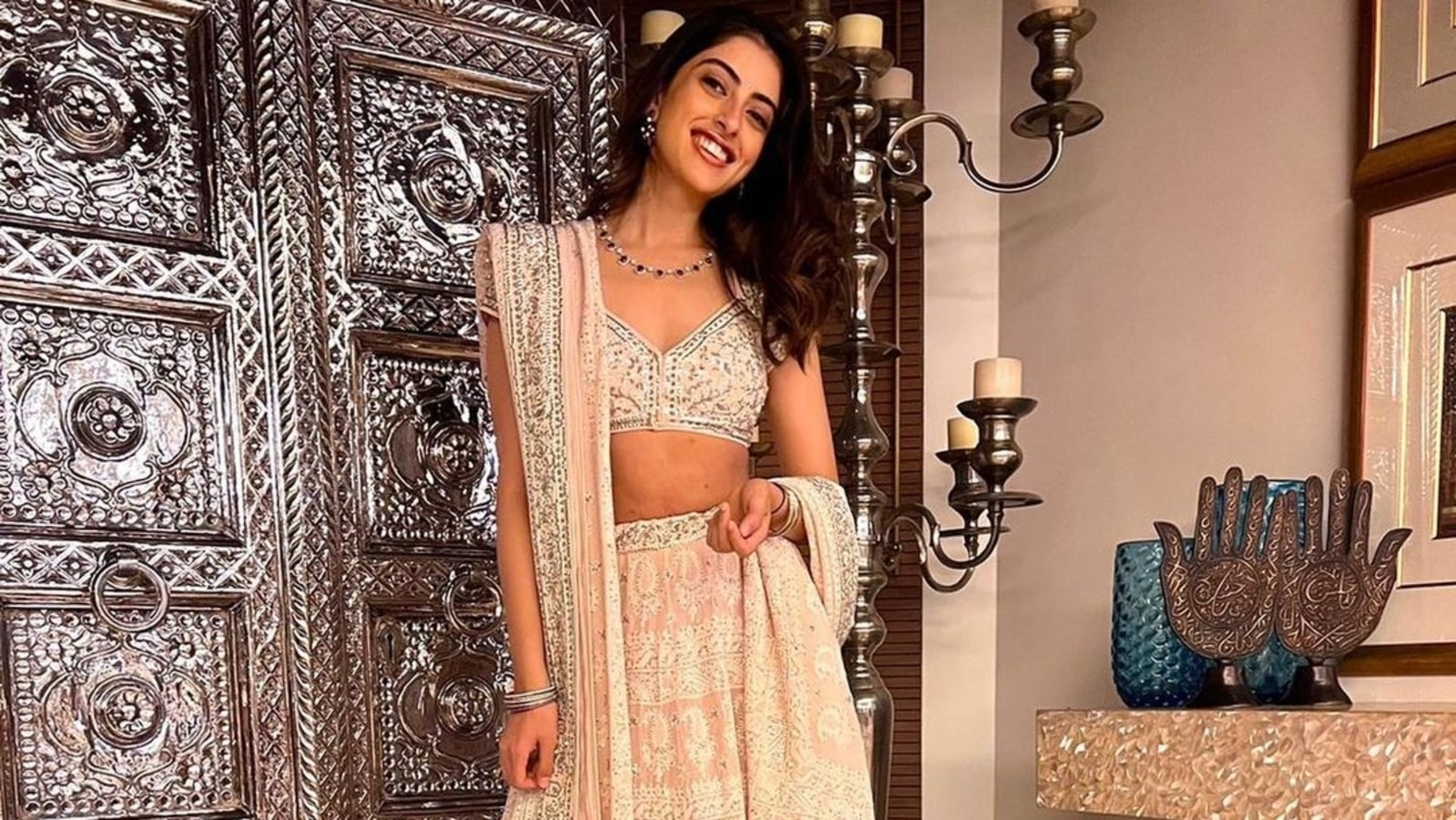 Navya Naveli Nanda pumps up her beauty in pale pink chikankari ...