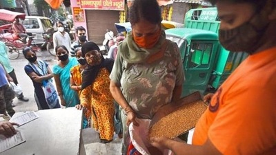Arvind Kejriwal asked the Centre to extend the free food grains scheme by six months, citing inflation and unemployment due to the pandemic. (HT File Photo) Arvind Kejriwal asked the Centre to extend the free food grains scheme by six months, citing inflation and unemployment due to the pandemic. (HT File Photo)