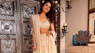 Navya Naveli Nanda pumps up her beauty in pale pink chikankari ghagra choli (Instagram/abujanisandeepkhosla) Navya Naveli Nanda pumps up her beauty in pale pink chikankari ghagra choli (Instagram/abujanisandeepkhosla)