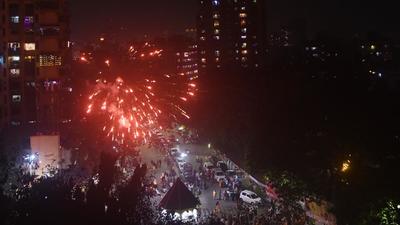 According to the data provided by Mumbai Fire Brigade, it received a total of 142 calls between November 1 and 4 during Diwali, this year. Of these, 39 calls were due to firecrackers. (Praful Gangurde / HT Photo) According to the data provided by Mumbai Fire Brigade, it received a total of 142 calls between November 1 and 4 during Diwali, this year. Of these, 39 calls were due to firecrackers. (Praful Gangurde / HT Photo)