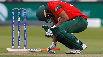 Bangladesh's Shakib Al Hasan reacts&nbsp; (Action Images via Reuters)