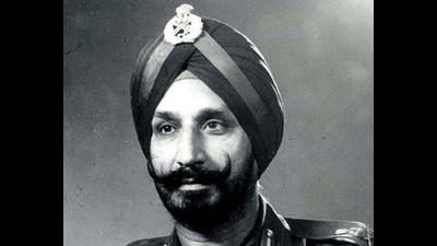 Lieutenant general Jagjit Singh Aurora (retd), the decorated three stars general, who had many firsts to his credit, was considered an epitome of civilized behaviour, man of spotless integrity and a highly-rated professional soldier. He was cool and calm and waited patiently for his turn. (HT Photo) Lieutenant general Jagjit Singh Aurora (retd), the decorated three stars general, who had many firsts to his credit, was considered an epitome of civilized behaviour, man of spotless integrity and a highly-rated professional soldier. He was cool and calm and waited patiently for his turn. (HT Photo)