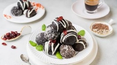 Recipe: Bring Swedish bakeries home with these Seed Chocolate bliss balls (Del Monte) Recipe: Bring Swedish bakeries home with these Seed Chocolate bliss balls (Del Monte)