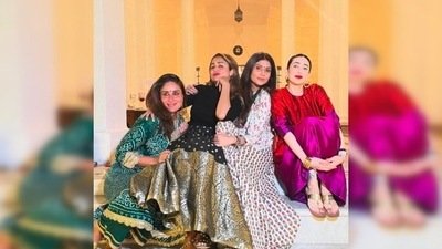 Karisma Kapoor posed with her "lovelies" which also features her sister Kareena Kapoor Khan and her close friend and actor Amrita Arora. (Instagram/@therealkarismakapoor) Karisma Kapoor posed with her "lovelies" which also features her sister Kareena Kapoor Khan and her close friend and actor Amrita Arora. (Instagram/@therealkarismakapoor)