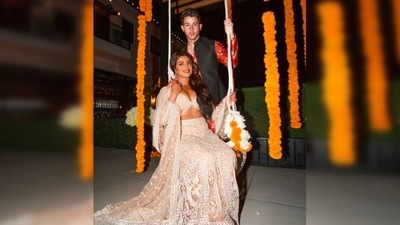Priyanka Chopra and Nick Jonas had a blast on the occasion of Diwali in their Los Angeles home with their friends. The Bajirao Mastani actor shared a post on Instagram which featured her massive New York house, herself and her husband Nick. (Instagram/@priyankachopra) Priyanka Chopra and Nick Jonas had a blast on the occasion of Diwali in their Los Angeles home with their friends. The Bajirao Mastani actor shared a post on Instagram which featured her massive New York house, herself and her husband Nick. (Instagram/@priyankachopra)