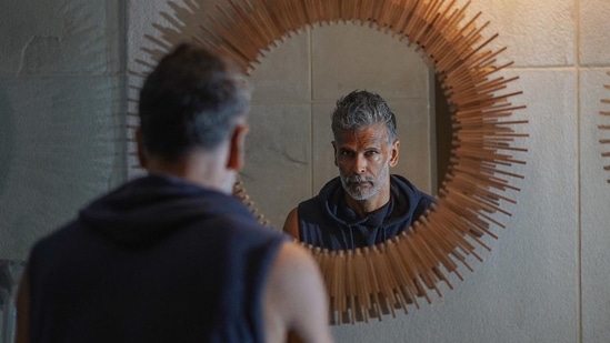 Milind Soman encourages fans to ‘fight lazy’ with inspiring kettlebell workout(Instagram/milindrunning)