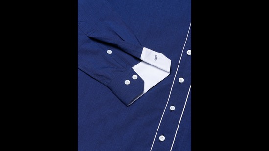 The design allows you switch from a casual day look to a semi formal look with ease The design allows you switch from a casual day look to a semi formal look with ease