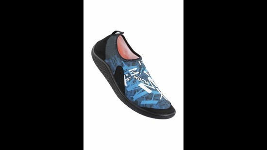 They have a round tip front, graphic print all around and a heel that provides optimum comfort and ease They have a round tip front, graphic print all around and a heel that provides optimum comfort and ease