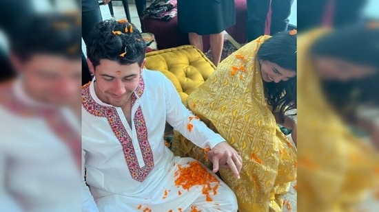 Priyanka Chopra and Nick Jonas also performed rituals and seek the blessings of Goddess Mahalakshmi.(Instagram/@priyankachopra)