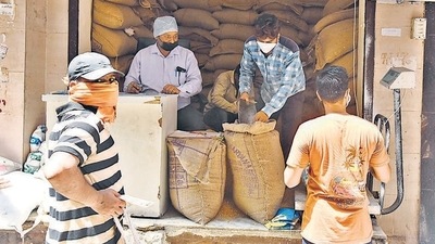 The Centre had on Friday said that there was no proposal at present to continue PMGKAY. (Raj K Raj/HT file photo. Representative image)