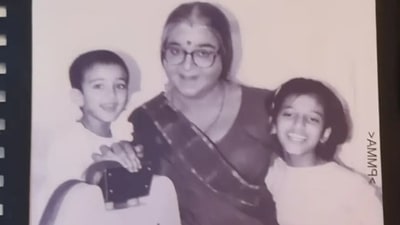 Kamal Haasan, in his Chachi 420 get-up, poses with Shruti Haasan and Akshara Haasan. Kamal Haasan, in his Chachi 420 get-up, poses with Shruti Haasan and Akshara Haasan.