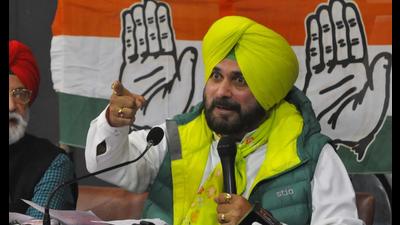 Navjot Sidhu’s diatribe came a day after Punjab advocate general Deol, in a statement, accused him of obstructing the functioning of the state government and AG’s office (HT Photo) Navjot Sidhu’s diatribe came a day after Punjab advocate general Deol, in a statement, accused him of obstructing the functioning of the state government and AG’s office (HT Photo)